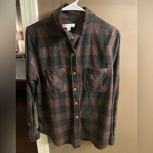 beachlunchlounge Medium Black and Brown Casual Button Down soft flannel shirt